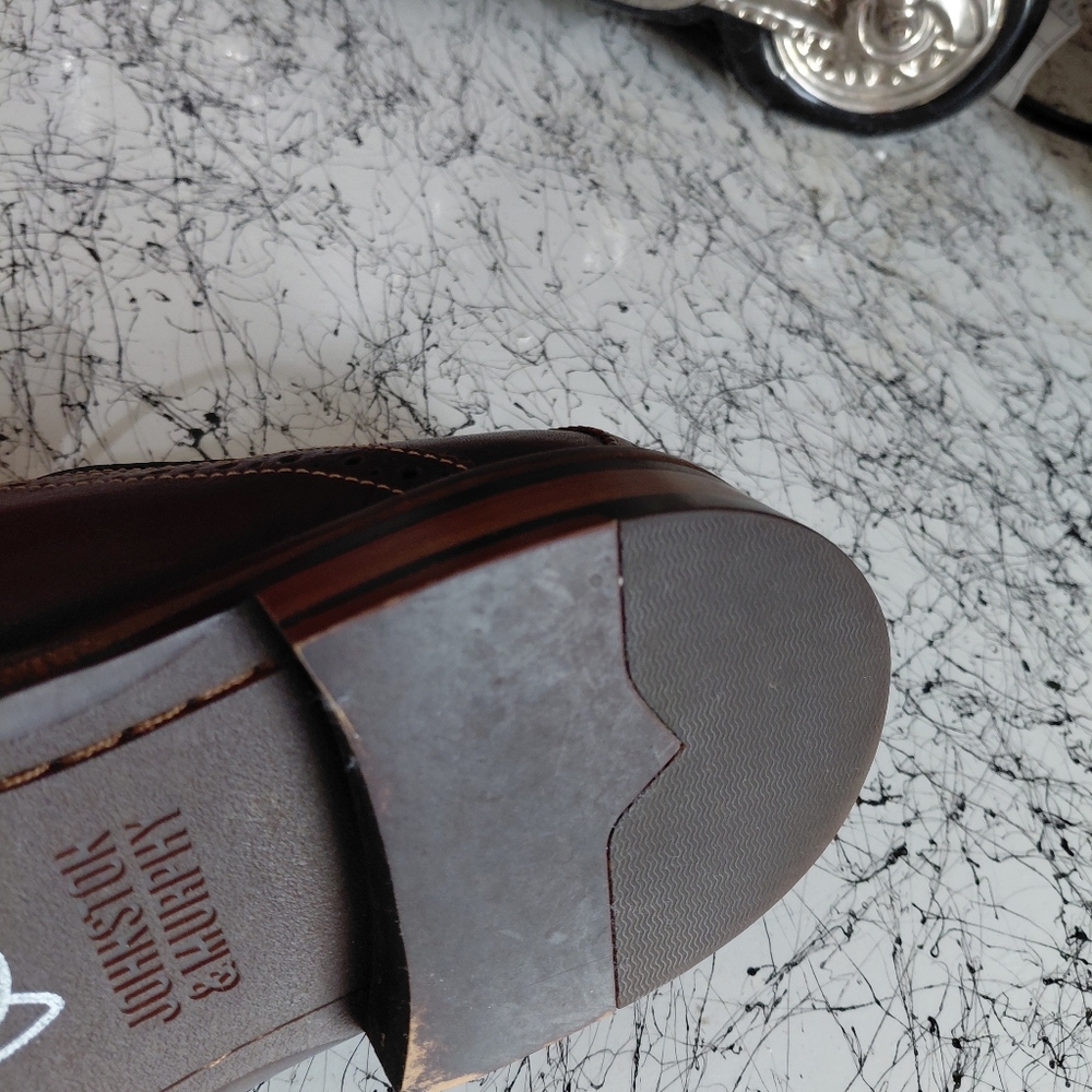 Johnston & Murphy Men’s Oxford Style Shoes. J.M. Warner LU 9D A dark brown color - Picture 9 of 13